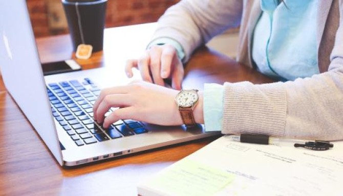 Revolução dos contratos inteligentes.