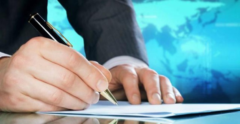 CONTRATOS INTERNACIONAIS E SUA CONCEPÇÃO EM INGLÊS: COMPLEXIDADE E CUIDADOS.